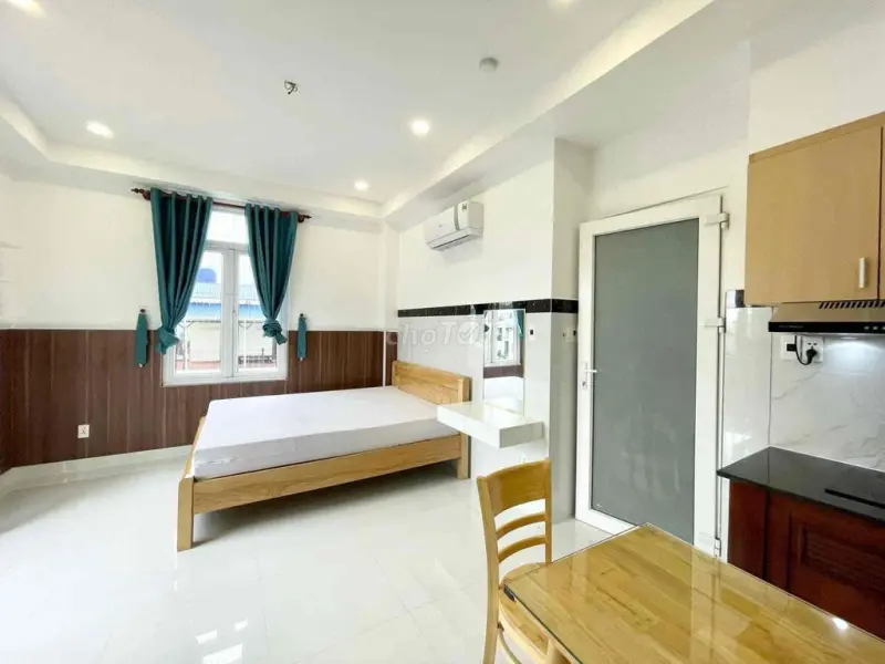 Giảm Giá Sâu - Ban Công - Full Nội Thất - Trần Não, Quận 2
