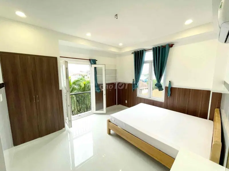 Giảm Giá Sâu - Ban Công - Full Nội Thất - Trần Não, Quận 2