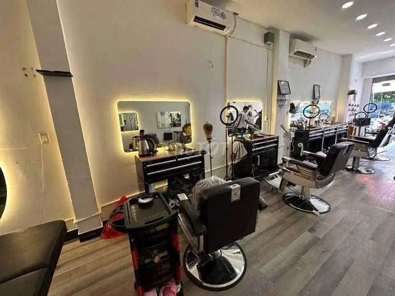 Nhà Mặt Tiền Kinh Doanh Tự Do Vỉa Hè Rộng
