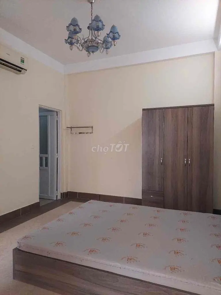 Phòng Như Hình , Ban Công Lớn , Đường Cmt8 Chỉ 5,2 Tr