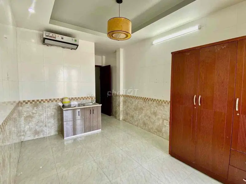 Cho Thuê Phòng Ban Công / Full Nội Thất Sát Bên Đh Y Dược Q5.