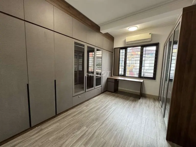Đường Láng - Vị Trí Trung Tâm - Ngõ Rộng Oto Ra Vào - An Ninh Cực Tốt