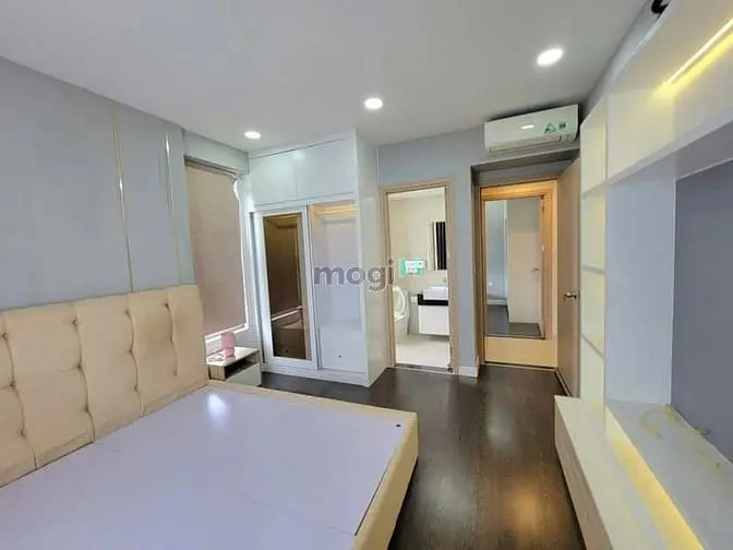 Cho Thuê Căn Hộ Sky Center 80M2, 2Pn, 2Wc Đầy Đủ Nội Thất Tân Bình