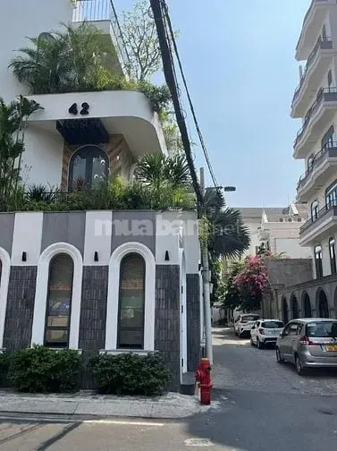 Cần Cho Thuê Biệt Thự Góc 2Mt 10A Bạch Mã P.15 Q.10