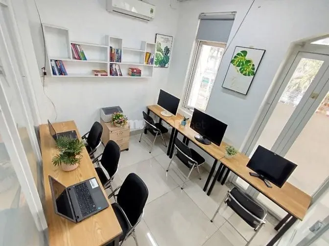 Chỉ 2,5 Triệu – Văn Phòng Có Cửa Sổ, Đầy Đủ Bàn Ghế – Vào Làm Ngay