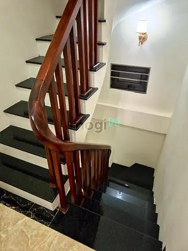 Bán Nhà 5 Tầng Mới, Ô Tô Đỗ Cửa, Trung Tâm Quận Tây Hồ, 33M2 - 9.8 Tỷ