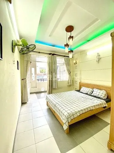 Phòng Ban Công, Sẵn Tiện Nghi, Thoáng Mát. Ngay Chợ Phạm Văn Hai