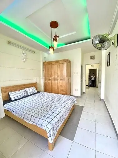 Phòng Ban Công, Sẵn Tiện Nghi, Thoáng Mát. Ngay Chợ Phạm Văn Hai