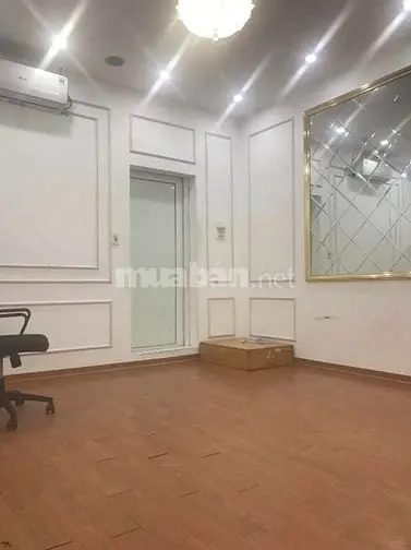 Giá Nào Cũng Bán Nhà Đầu Ngõ Ngọc Thuỵ, Giá 5.6 Tỷ, 40M2X3T