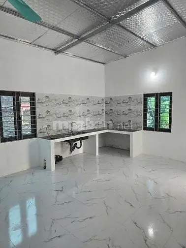 Cần Bán Nhà Khuôn Viên Đẹp Bám Ao, View Núi, Tiện Cho Nghỉ Dưỡng