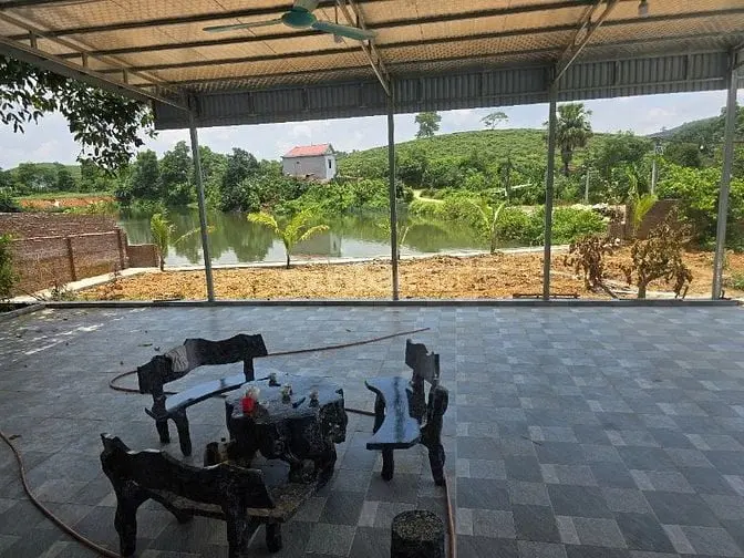 Cần Bán Nhà Khuôn Viên Đẹp Bám Ao, View Núi, Tiện Cho Nghỉ Dưỡng