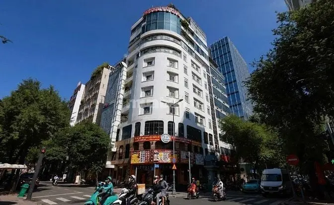 Cho Thuê Góc 2Mt Lê Thánh Tôn, Phường Bến Nghé, Quận 1 - Khu Sầm Uất
