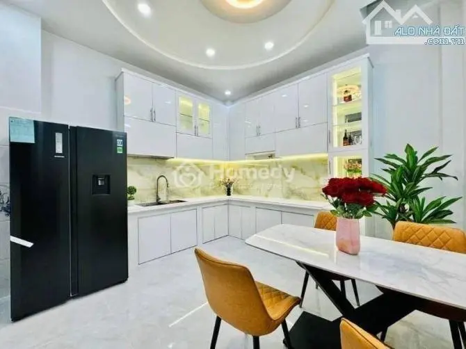 Chưa Tới 3Tỷ5,Nhà 42M2 Lê Văn Linh-Q4 Xây 2Tầng-3Pn.gần Chợ Xóm Chiếu,Hẻm 5M Sổ Sẵn Goi 0382747***