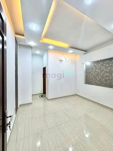 Nhà 2 Lầu Sân Thượng 4 Phòng Ngủ, Đường Trương Phước Phan.
