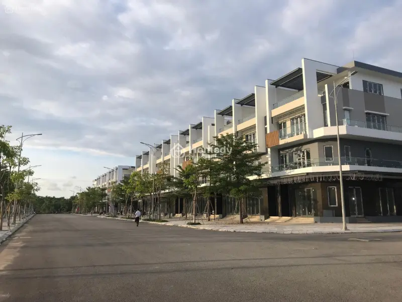 Bán Nhà 4 Tầng. Mặt Tiền Kinh Doanh 26M. View Công Viên. Thành Phố Huế