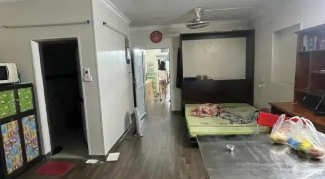 Chính Chủ Bán Nhà Tập Thể Phố Cảm Hội– Nhà Nằm Trong Khu Phân Lô Ôtô Chạy Vòng Quanh, Dân Trí Cao, An Ninh Tốt.