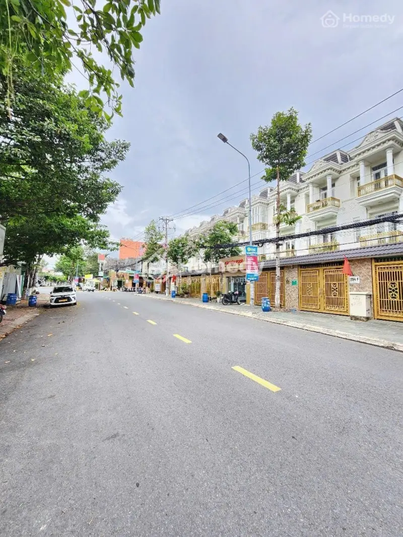 Bán Nhà 1 Trệt 2 Lầu Mt Đường Võ Thị Sáu P.đông Hòa Tp.dĩ An