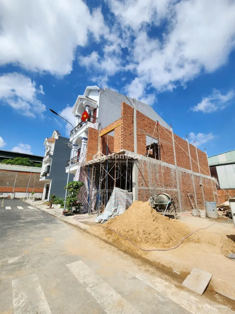 Bán Nhà 5,5 Tỷ Mà 5X18,5M Kdc Gần Vòng Xoay An Phú 1Km, P.an Phú, Tp.thuận An Dt: 92,2M2 (5X18,5M)