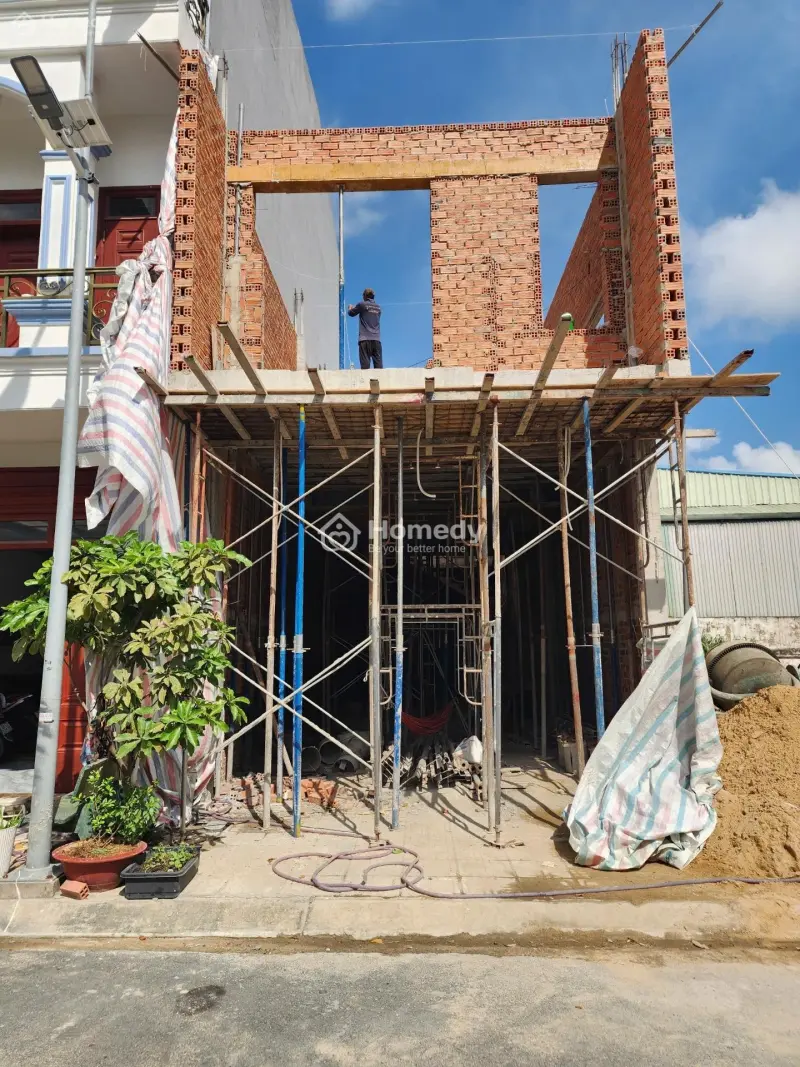 Bán Nhà 5,5 Tỷ Mà 5X18,5M Kdc Gần Vòng Xoay An Phú 1Km, P.an Phú, Tp.thuận An Dt: 92,2M2 (5X18,5M)