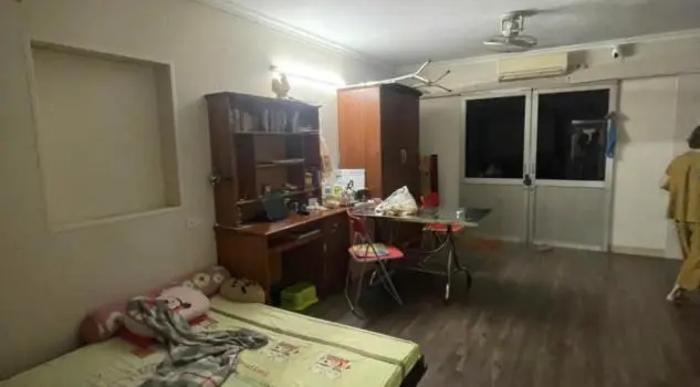 Chính Chủ Bán Nhà Tập Thể Phố Cảm Hội– Nhà Nằm Trong Khu Phân Lô Ôtô Chạy Vòng Quanh, Dân Trí Cao, An Ninh Tốt.