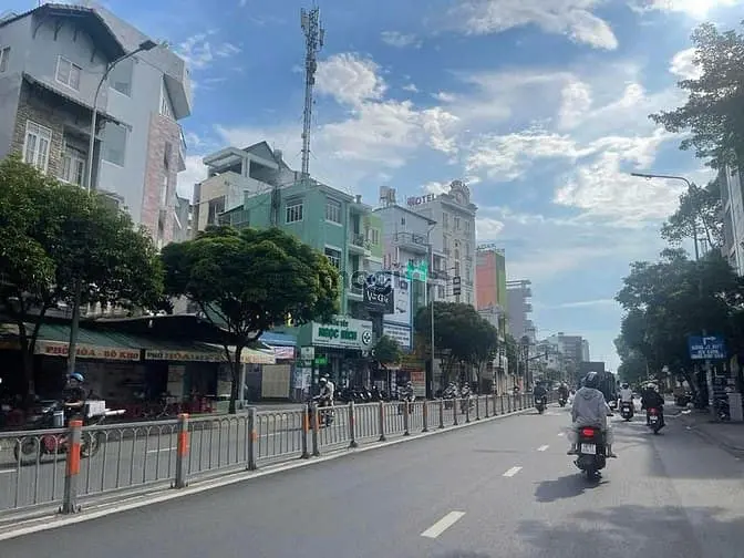 Bán Nhà 3 Lầu Hẻm 468/ Phan Văn Trị Ngag 8M 120M2 Khu Quân Đội 17.5 Tỷ