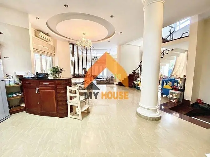 Villa Thảo Điền 350M2 Sân Vườn Hồ Bơi Giá 3400$