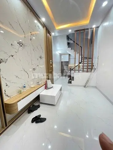 Bán Nhà Đường Cầu Giấy 32M 5 Tầng 7 Tỷ 450 Oto Tránh Cách Nhà 5M