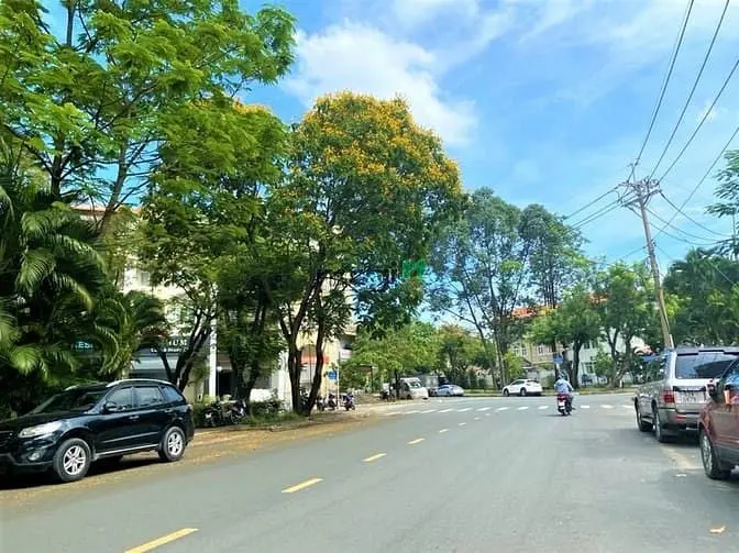 Cho Thuê Giá Rẻ Nhà Phố Nam Quang, 4 Lầu, Có Hầm Đường Lý Long Tường