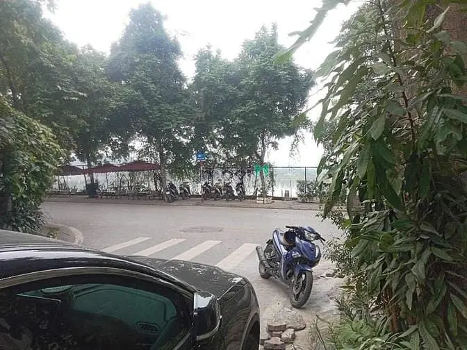Cạnh Hồ, Tây Trà - Hoàng Mai 84M2 1 Tầng - Vỉa Hè Rộng - Kinh Doanh