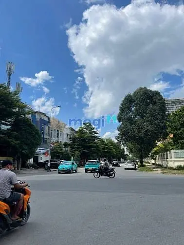 Bán Lô Nguyễn Văn Tăng 320M2 Ngang 11M Full Thổ Vuông Vức Giá 14Xxxxx