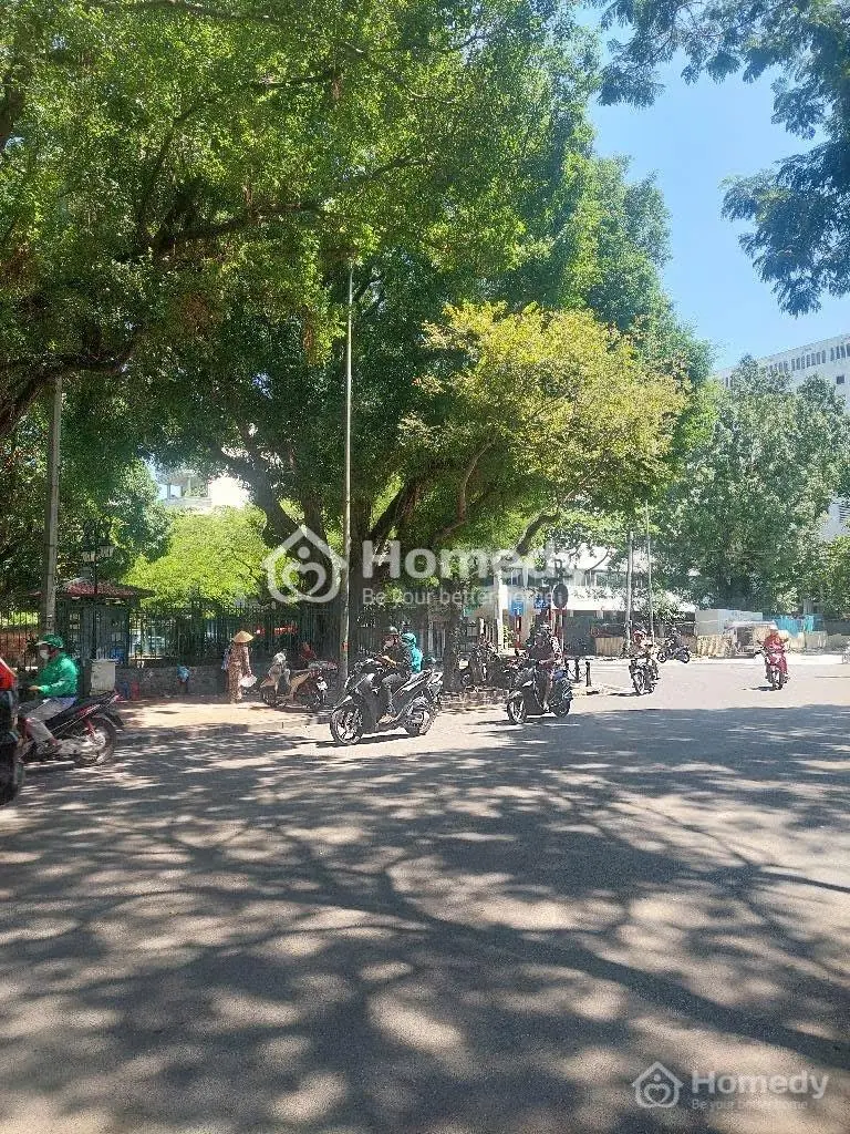 Siêu Hiếm Nhà Phố Quốc Tử Giám- Cát Linh - Đống Đa -Mặt Tiền Siêu Vip 8,7M -Dt 38M2 - 18.7 Tỷ