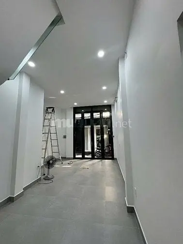 Cho Thuê Nhà Số 233/11/6 Nguyễn Trãi, P.2, Q.5, Gần Hẻm Bánh Abc