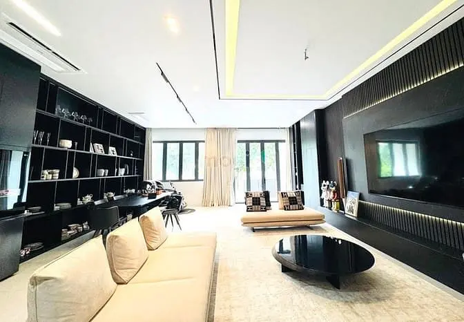 Bán Biệt Thự 5 Tầng Có Hầm – Him Lam Tân Hưng, Q7 – View Hồ Mát Mẻ