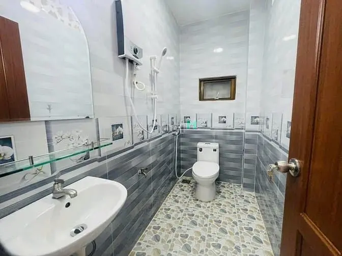 Nhà Mới Đẹp, (4X15M 2L 4Pn), Hxh 161B/86I Lạc Long Quân Q11