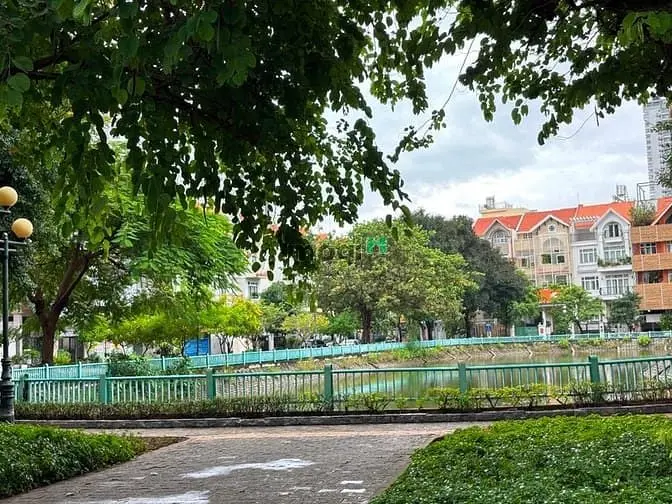 Bán Biệt Thự 5 Tầng Có Hầm – Him Lam Tân Hưng, Q7 – View Hồ Mát Mẻ