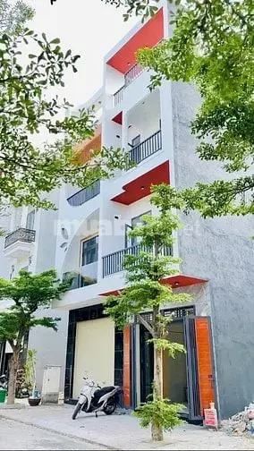 Bán Nhà 4 Lầu Ngay Chợ Đêm Hoà Lân, Đường 22/12 Thuận An. Giá Ngộp