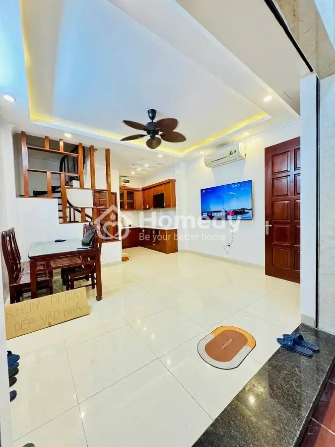 Bán Nhà Phố Cầu Giấy, Ô Tô Đỗ Cổng, Mặt Tiền 4.6 M, Giá 8.8 Tỷ