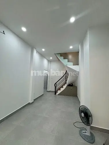 Cho Thuê Nhà Số 233/11/6 Nguyễn Trãi, P.2, Q.5, Gần Hẻm Bánh Abc