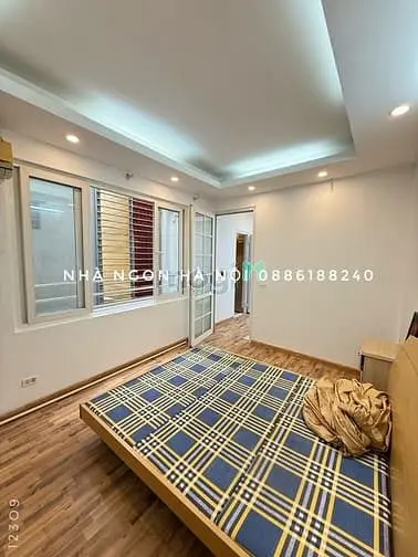 Trung Tâm Ba Đình - Nhà Dân Xây, Ô Chờ Thang Máy, Full Nội Thất Gỗ Quý