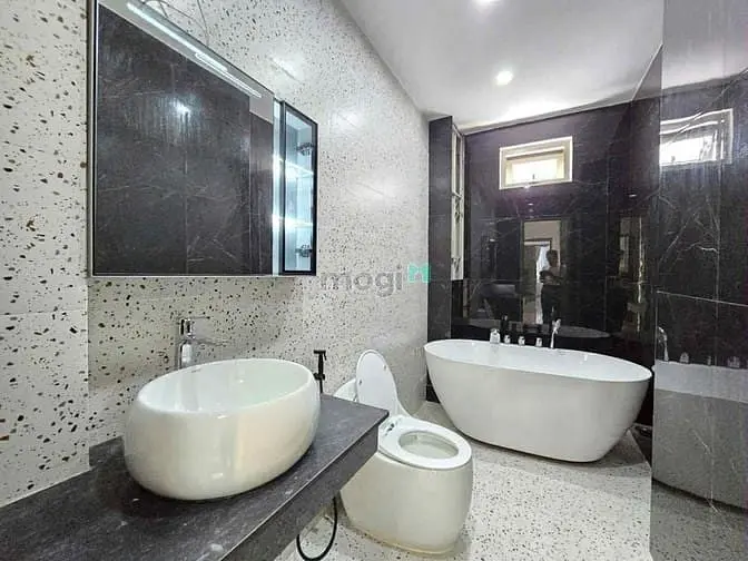 Bán Nhà Mặt Tiền, 3 Tầng Đường Nguyễn Thúy Full Nội Thất
