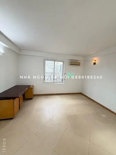 Trung Tâm Ba Đình - Nhà Dân Xây, Ô Chờ Thang Máy, Full Nội Thất Gỗ Quý