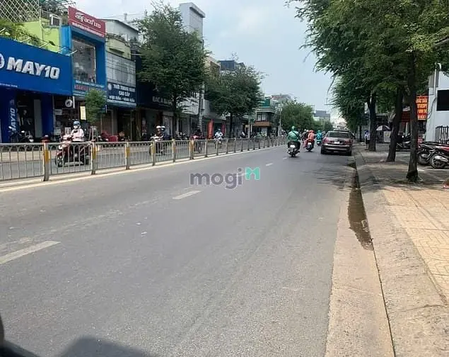 Siêu Phẩm 4 Tầng, Cạnh Nhà Ga T3, Chỉ Nhỉnh 12 Tỷ, Nhà Đẹp - Giá Tốt,