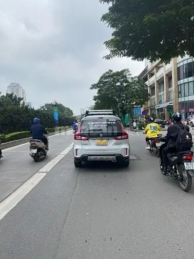 Cần Bán Biệt Thự Khu Lê Văn Lương, Trung Hòa. Dt: 133M2. Mt: 7M. Thô.