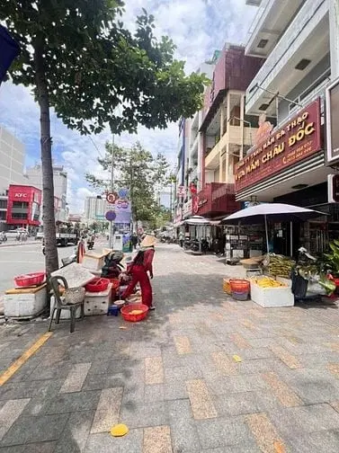 Bán Nhà Mặt Tiền Hòa Bình Đối Diện Đầm Sen .Q.11. 4Mx13M Giá 13,5 Tỷ