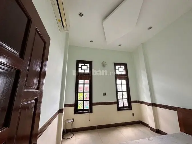 Cho Thuê Biệt Thự Góc 2 Mặt Tiền Sân Vườn 1000M2 View Sông