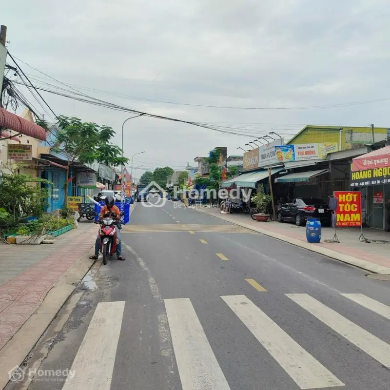 Đất 2 Mặt Tiền ,Góc Ngã 4 , Đầu Chợ Lớn Rất Đông