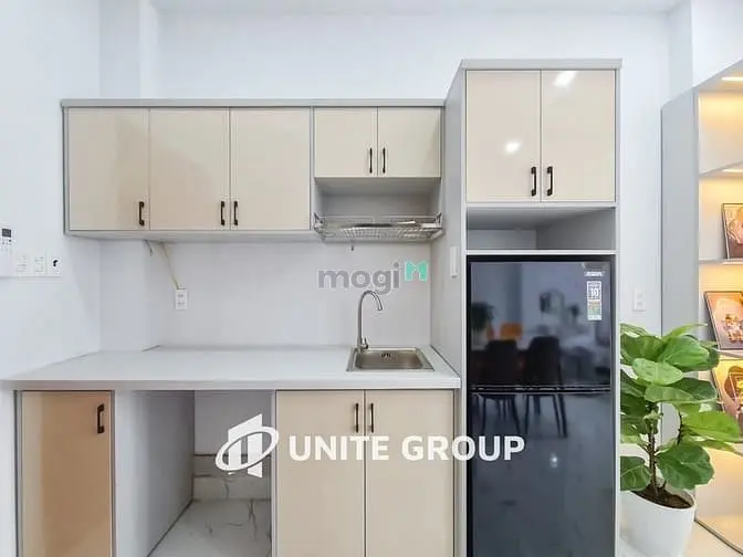 Phòng Ban Công Full Nội Thất Ở Đào Duy Anh Gần Ngã Tư Phú Nhuận