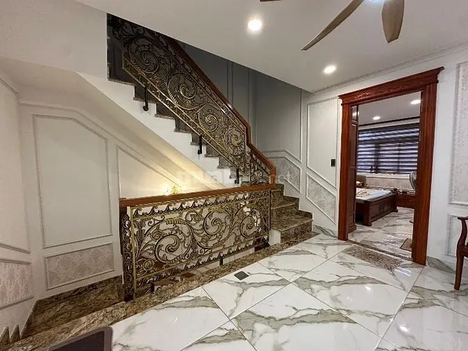 Cho Thuê Căn Shophouse 1T3L Khu Văn Hoa Villa, Đầy Đủ Nội Thất Gỗ