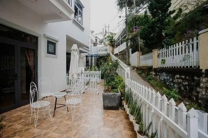 Cho Thuê Khách Sạn 3 Sao -40 Phòng Trung Tâm Đà Lạt - View Đẹp