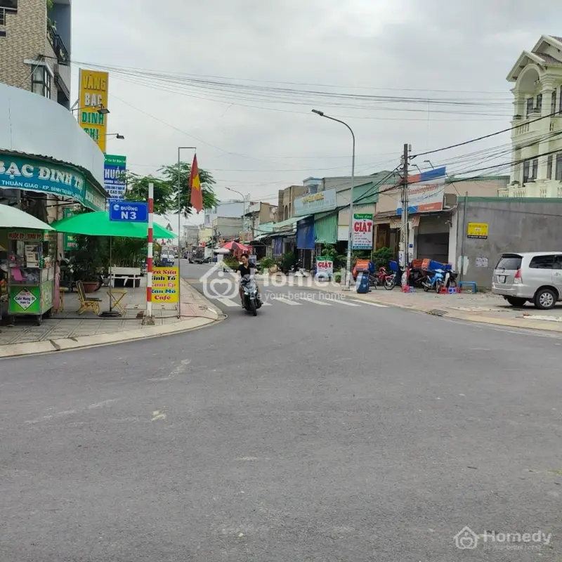 Đất 2 Mặt Tiền ,Góc Ngã 4 , Đầu Chợ Lớn Rất Đông